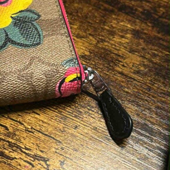 Coach Medium Zip Wallet  Signature Canvas W/ Vintage Rose Print NEW w/tag C5891 - Picture 3 of 7